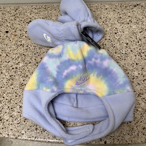Nike toddler girls hat/mittens set - Picture 1 of 11